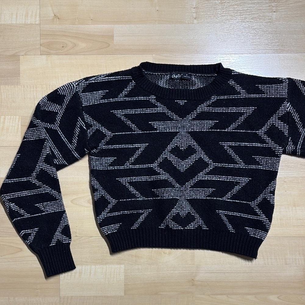 Black Geometric Crewneck Sweater
